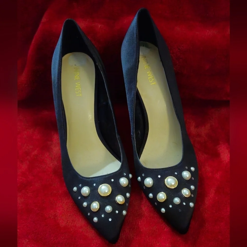 Nine West Black Pearl & Rhinestones Embellished Pointed Toe Pumps - Size 9.5
